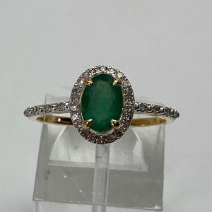 10K Yellow Gold Oval Shape Natural Emerald and Diamond Halo Ring NEW